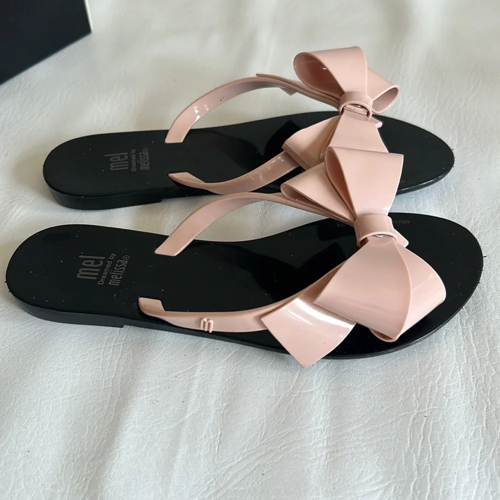 New in the box Mel, dreamed by Melissa harmonic bow III INF black/pink girls